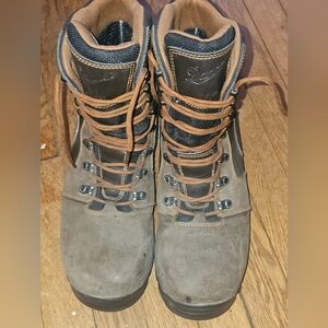 Danner Men's Brown Hiking Boots - Sturdy Outdoor Work Boot